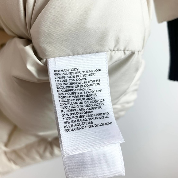 The North Face Women's White Puffer Jacket - Picture 11 of 13